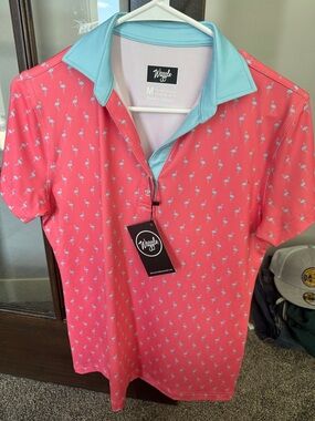 Womens’s Waggle Pink Flamingo Polo Shirt with Light Blue Collar - Medium NWT